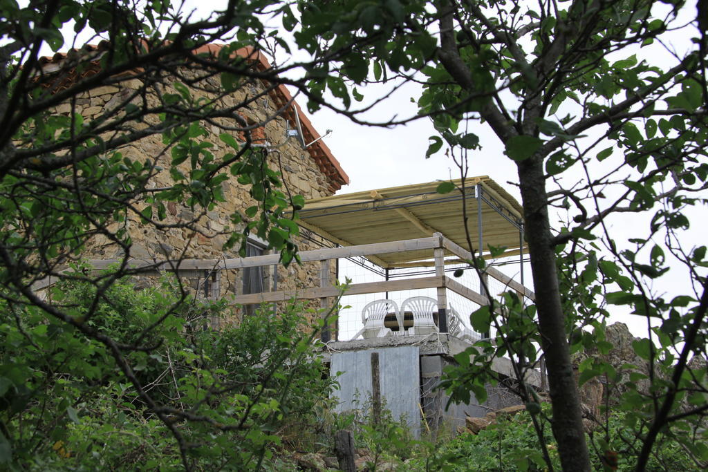 Gite Chez Coste Gilles Saint-Privat-du-Dragon Buitenkant foto